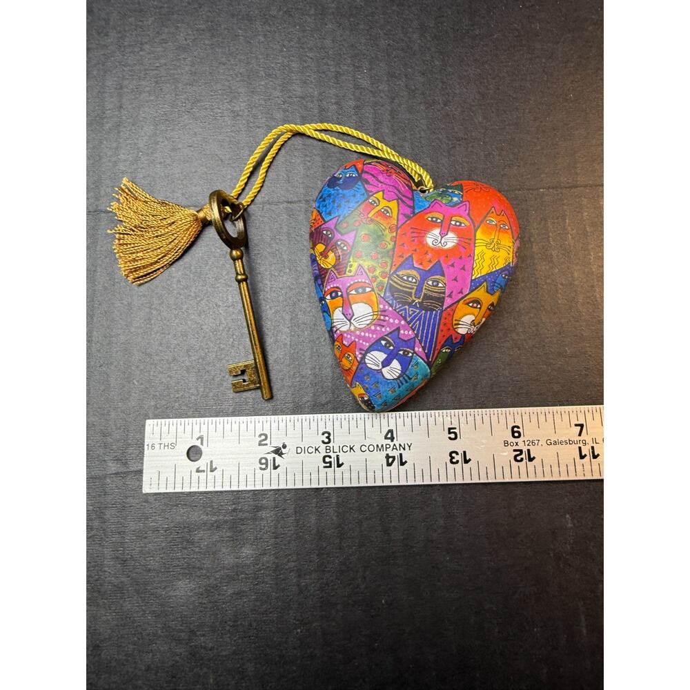 Laurel Burch Art Hearts Demdaco Decor Multicolored Cats Gold with Key Stand - Picture 9 of 10